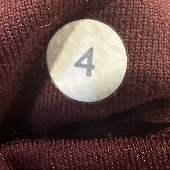 Lululemon high rise cropped tight maroon - Picture 3 of 4